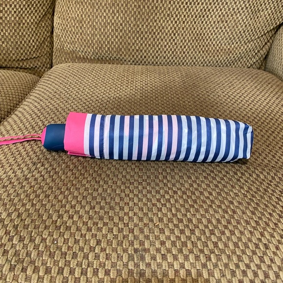 Southern Tide umbrella - Picture 2 of 5